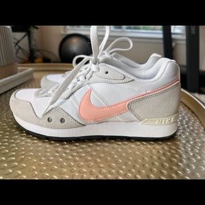 Nike Venture Runner size 7.5